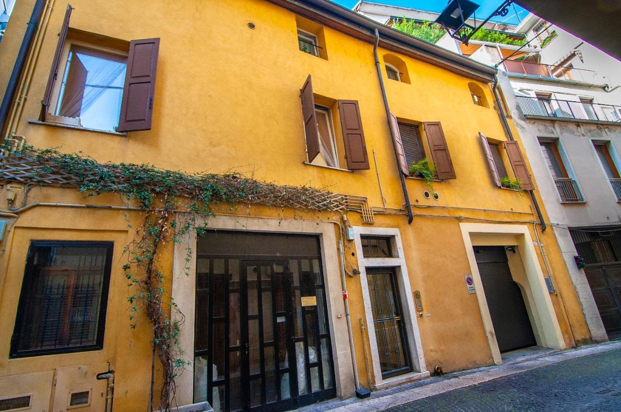 Il Cuscino Di Giulietta - 2 Min From Arena Apartment Verona Exterior foto
